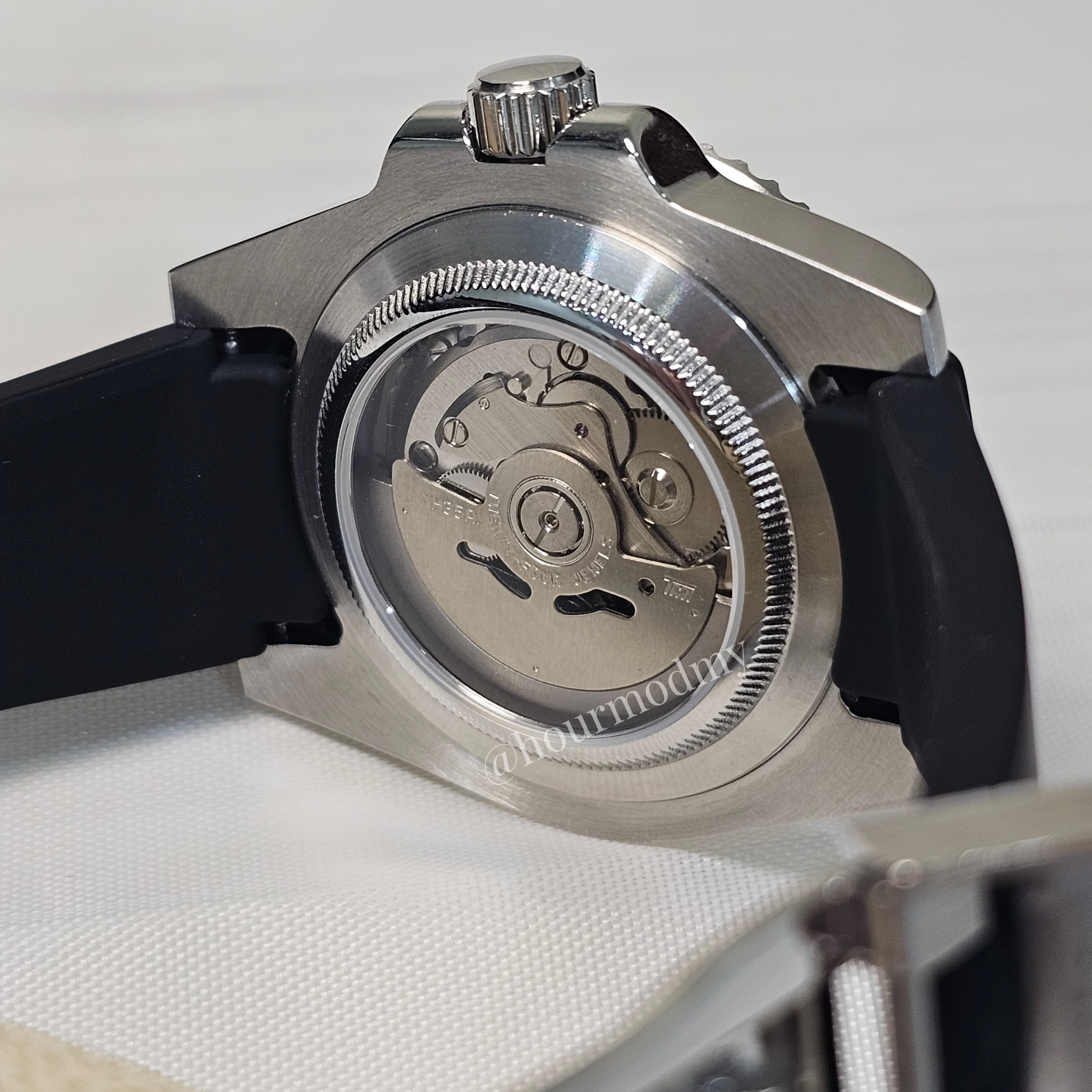 Seikoyacht l Black Silver @ hourmodmy