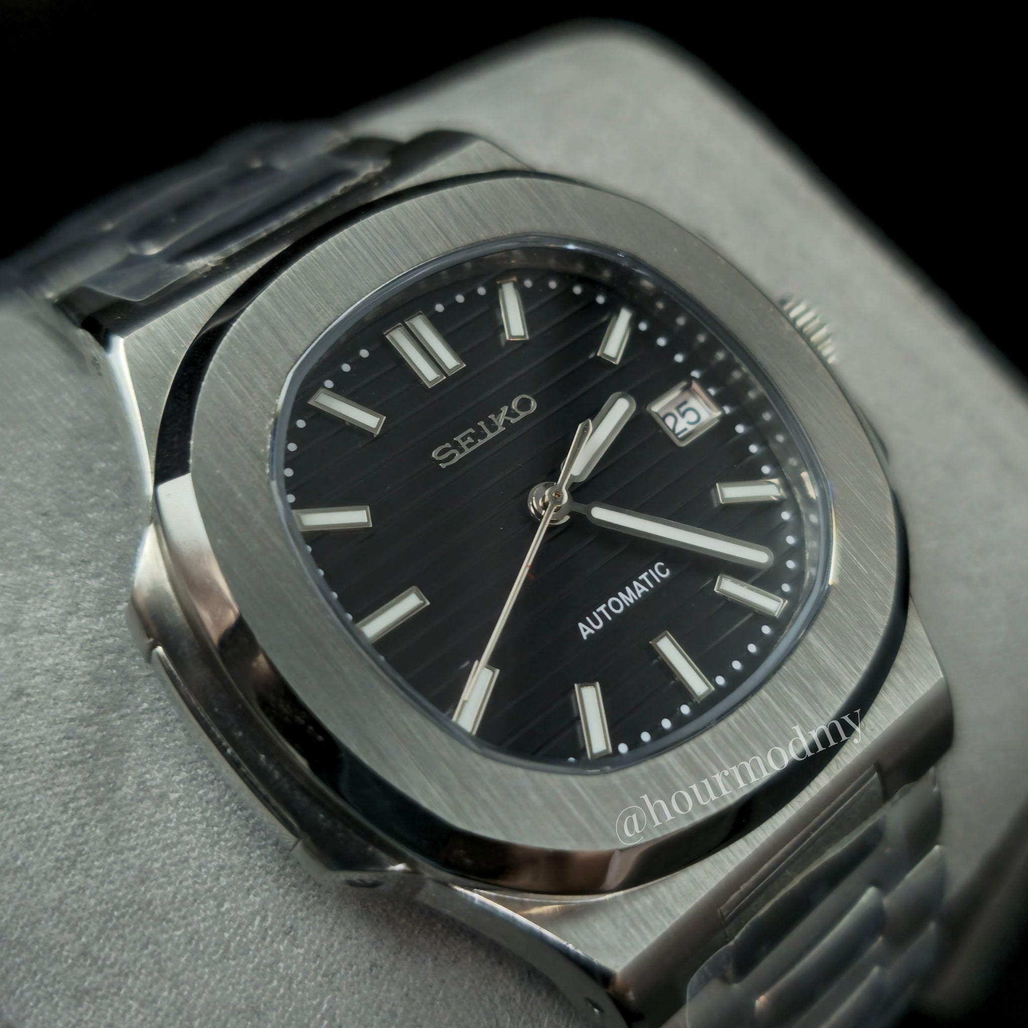 Nautiko l Classic Black @ hourmodmy