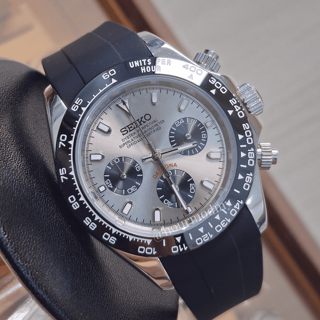 Seitona l Silver Ghost @ hourmodmy