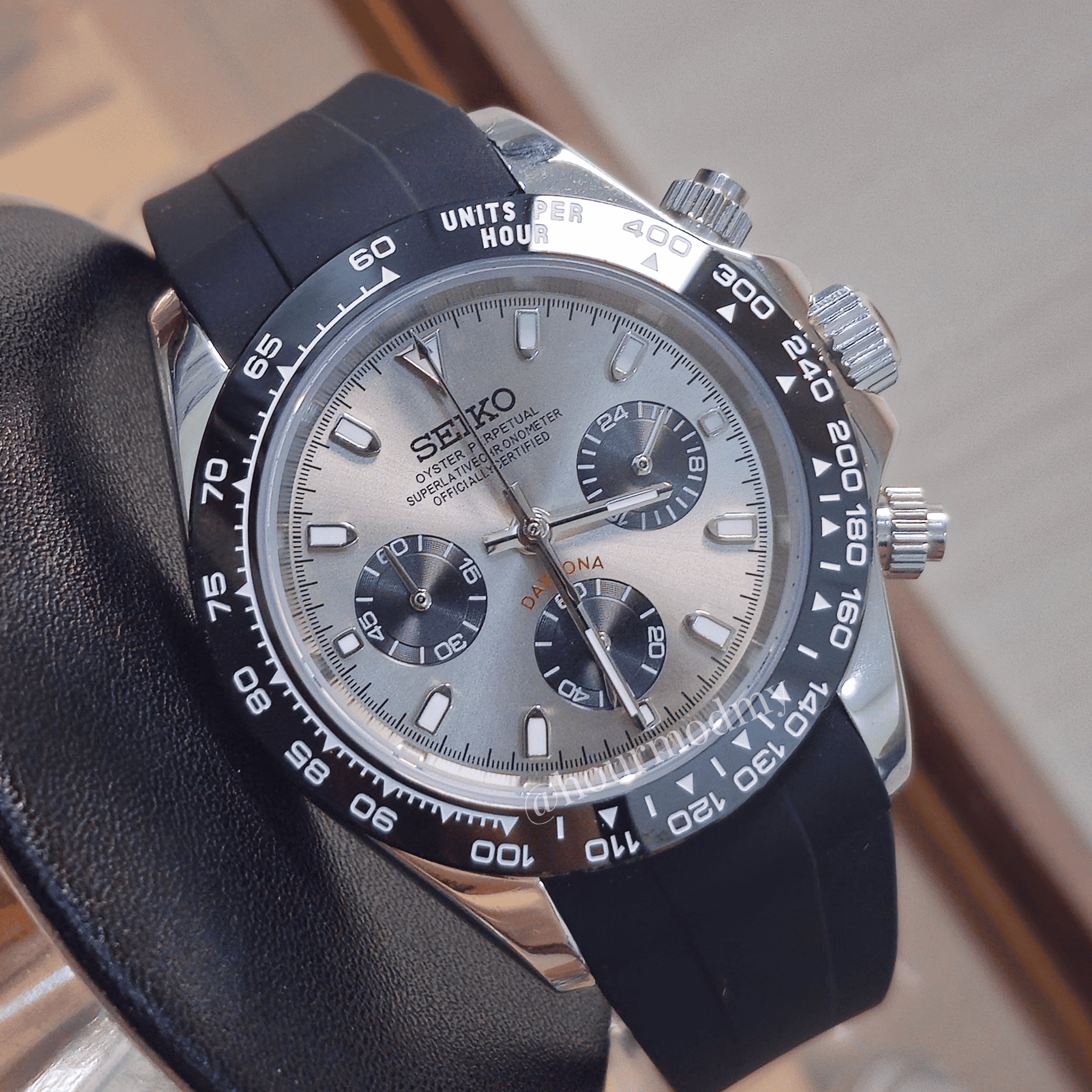 Seitona l Silver Ghost @ hourmodmy
